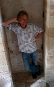 Der neue Heilige? Kalle steht schon Mal probe in der Sigwartskirche. ;-)