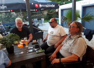 Heinz, Frank und Michael (v.l.) im Gespräch