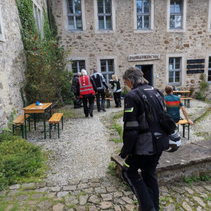 Das Wetter lies es zu, dass wir vor der Burggaststätte Kaffee und Kuchen zu uns nehmen konnten.