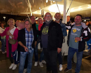 Beste Stimmung (Simone, Annette, Kalle, Jörg, Kerstin, Frank, Bernd, Jan v.l.) Beste Stimmung (Simone, Annette, Kalle, Jörg, Kerstin, Frank, Bernd, Jan v.l.)