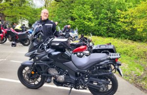 Jörg mit seiner Suzuki