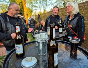 Osterfeuer bei den Sunseekern